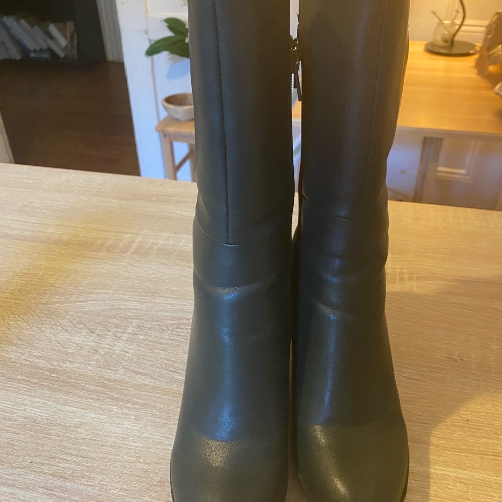 Boot heels - Picture 3 of 3